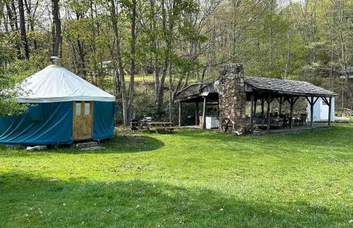 Friendsville Renovated Container Rental, for True Glamping Experiences in Maryland - Foto 3