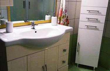 The Sunny House - Photo 15