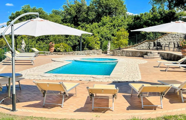 Pool, Jacuzzi and Events Room - Charming Villa in Umbria - Sleeps 24 - Lake View - Foto 66