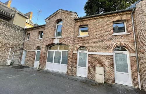 Twilight Star Spa - Sauna & Private Cinema - Free Parking - Foto 13