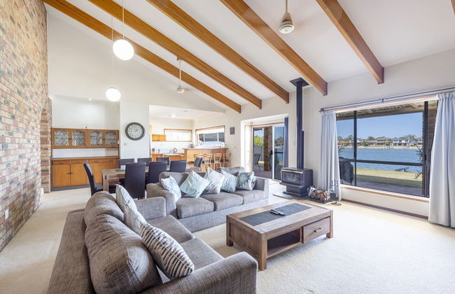 Family Tides - Photo 8