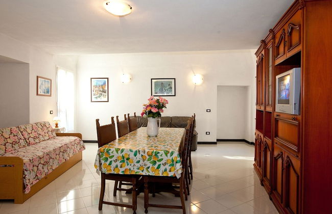 Inviting Holiday Home With Terrace, Garden Furniture, BBQ - Foto 56