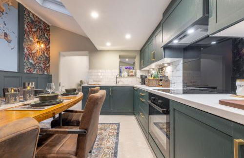 The Secret Garden, Donaghadee - The Hideaway - Stylish 5-Beds, and Lavish 3-Bedrooms - Guests 7 - Super Fast Speed Wi-FI - Foto 33