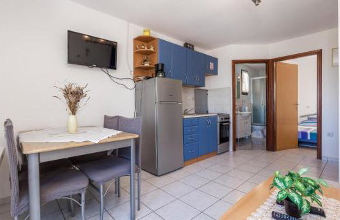 1 Bedroom Beautiful Apartment In Jablanac - Photo 7