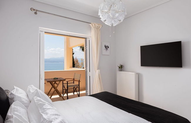 Eretria Luxurious Seafront Villa - Photo 9