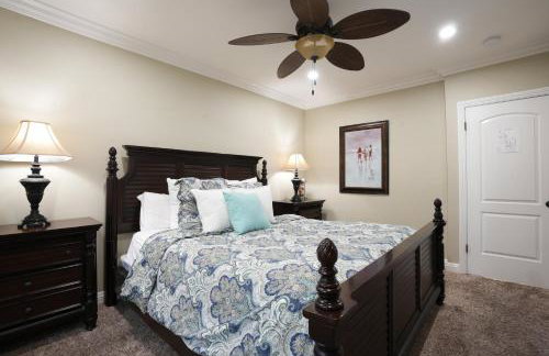 Highly Upgraded, 5 Bed, 4.5 ba, New Pool W/jacuzzi, 1/2 Mile Walk to Disney - Photo 49