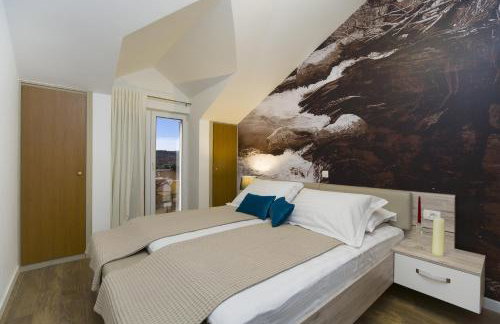 Villa Vision with Heated Pool & Jacuzzi in Sestanovac - Foto 72