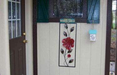 Cozy Wood Shed Tiny House Near Old Hickory Lake w/ Full Kitchen, Fire Pit & Breakfast - Foto 23