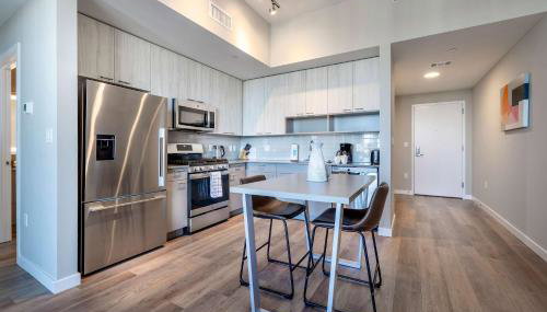 Spacious Harbor Apt with Balcony - Foto 2