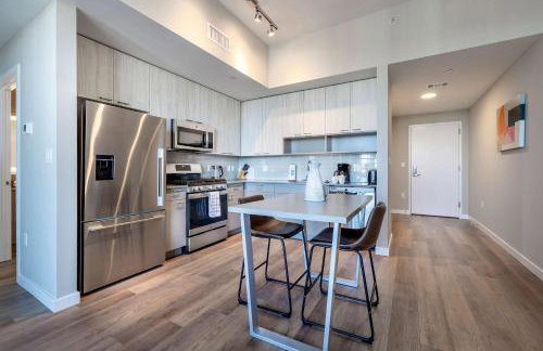 Spacious Harbor Apt with Balcony - Foto 2