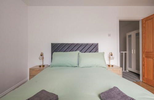 Spacious 3 Bedroom Home with PS5 and Pool Table Near O2 Arena Canary Wharf and Elizabeth Line to Central London - Foto 18