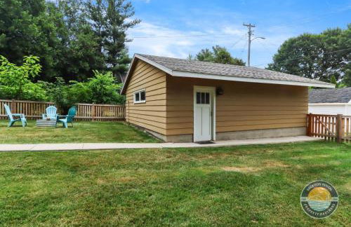 New Pet Friendly Walking Distance to Lake Front - Foto 22