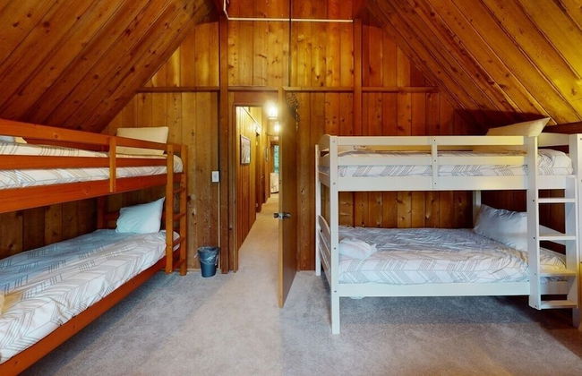 Treehouse Home Brought to you by GetAway Vacations - Photo 23