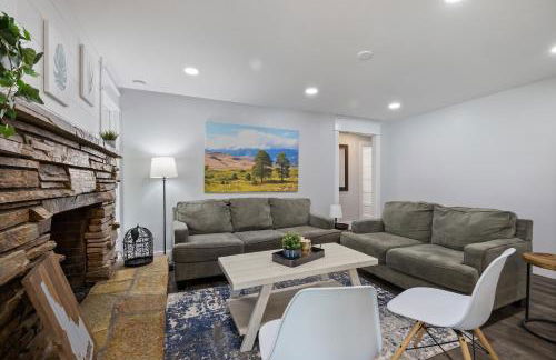 KING BED/Fresh Home/Seperate Big Screen Rooms/Park - Photo 24