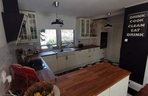 Spacious 3 Bedroom Family Oasis with Sauna, 20 min from Warsaw - Foto 13