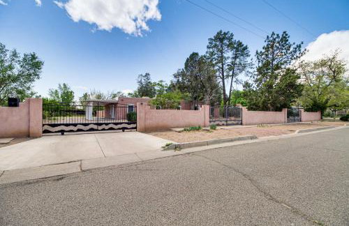 3 Mi to Zoo and Garden ABQ Home with Heated Pool! - Foto 33