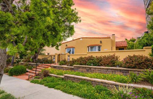 Sunlit La Jolla Village Gem with Peak Ocean Views - Photo 39