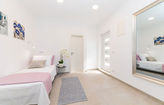 Scenic Elegant Trogir Villa With Pool - Foto 16