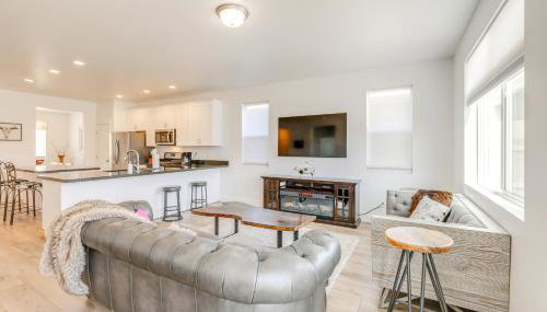 Spacious Bellemont Cabin with Jacuzzi and Mtn View! - Foto 3