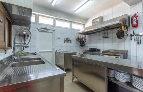 Gorgeous Home In Mravince With Sauna - Photo 33