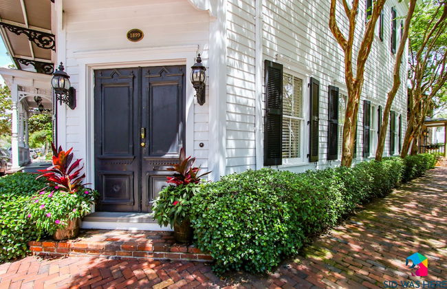 The Irish Bar near Bay Historic Savannah - Photo 56