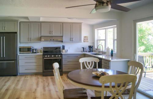 Waterfront Eagle Lake Home with Yard and Deck - Foto 9