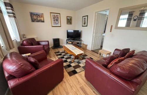 498, Three Bedroom Detached Chalet - Sleeps 6, pet friendly, FREE pool and entertainment passes included - plus WiFi, bed linen and towels included - Foto 10