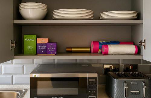 Central Apt - Sleeps 6- Steps to Bars & Restaurant - Foto 13