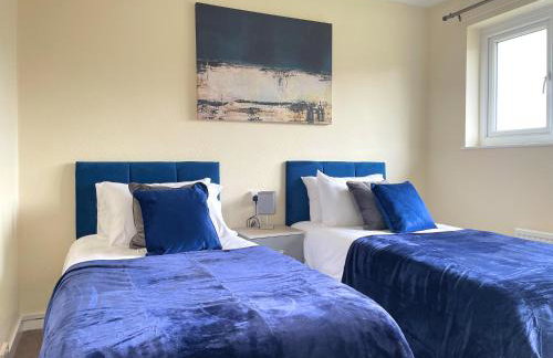 Stunning 3 bedrooms house with Garden and Free Parking - Foto 13