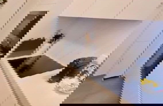 Bright 2 bedrooms flat w parking&balcont - Foto 7