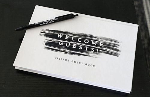 The Cozy Charcoal Cottage - with Garage - Family Friendly - Foto 7