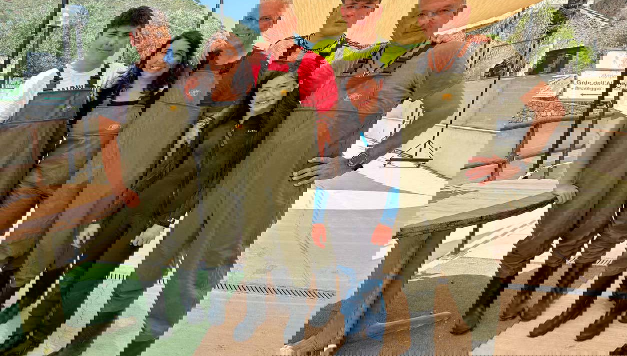 Prontos para a atividade de trilha aquática