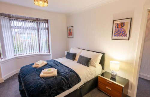 Spacious Home 10 mins to Airport & Braehead - Pass the Keys - Foto 4