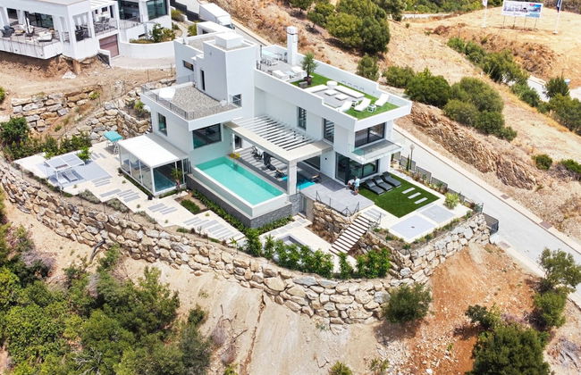 Villa in Marbella With Private Heated Pool - Photo 44