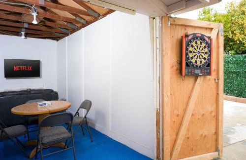 Big gated yard, Work play room, King bed - Foto 22