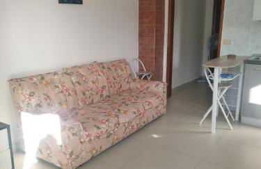 Appartamento con camera matrimoniale e divano letto - Foto 8