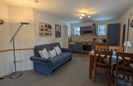 Große Warf mit Rasenfläche - Photo 2