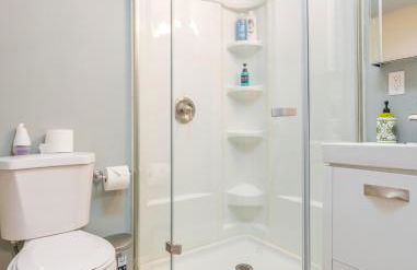 Upgraded Home with 5 BR 4 Bath 4 FREE gated parking space, Family,EV,RV friendly - Foto 18