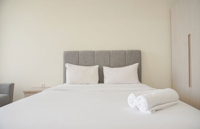 Strategic And Comfy Studio Menteng Park Apartment - Photo 3