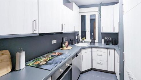 ALFA 4 Zimmer Apartment 8 Personen TV WIFI WM I 4BR 7Beds I 8 people I Kitchen l Bathroom - Foto 5, stove, dishwasher