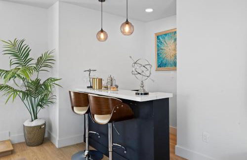 NEW Lux 5BR Villa Near Disney, Knotts, LA, OC with Hot Tub & Games - Photo 43