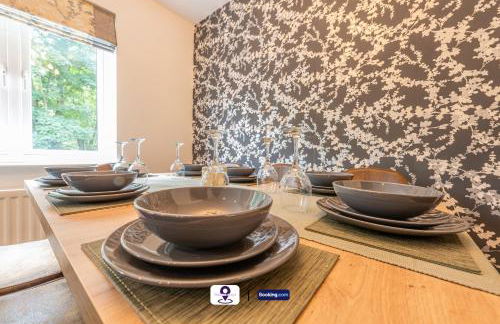 Last-Minute Escapes ! Summer Days l RTM Stay l 4 -Bed House By Finesse Stays Short Lets & Serviced Accommodation Wakefield With Parking, Contractors - Foto 15