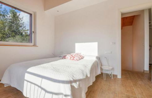 Nice Home In San Salvatore With Wifi - Foto 19