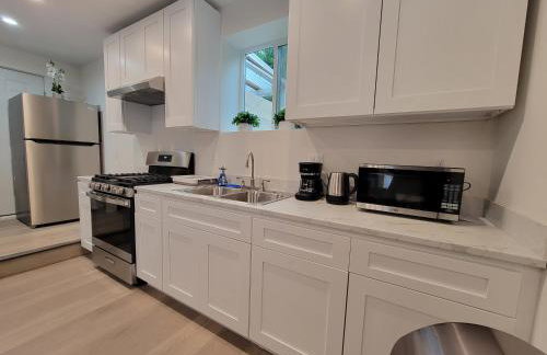 Spacious 2-Bedroom, One and a Half Bath Home in Pico-Robertson Near Beverly Hills and Cedars-Sinai - Foto 13