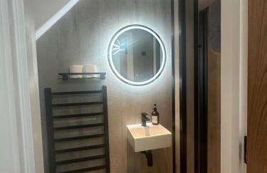 Fire Station View-Central-2 king beds-Brand new interior - Foto 7