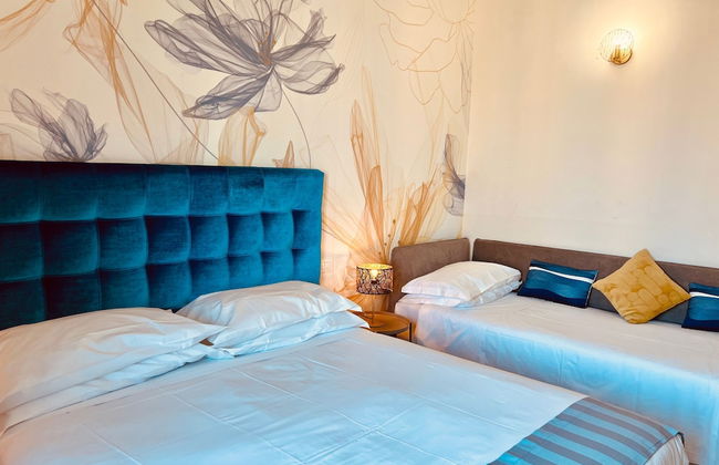 Bon Ton Design Rooms by DOT Suites - Photo 20