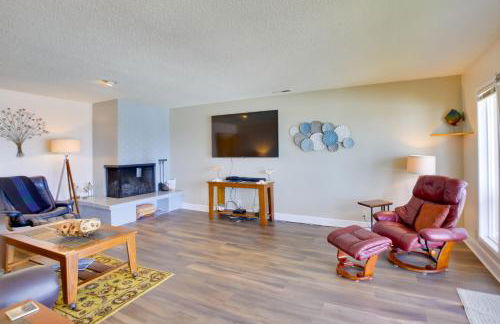 Comfortable Lincoln City Condo with Patio and Views! - Foto 5