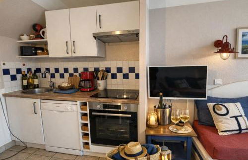 LocaLise - Maison E4 au Guilvinec - A 20m de la mer avec jardin et piscine - Tout à pied, plages, port, centre, commerces, marché - Wifi inclus - Linge de lit inclus - Animaux bienvenus - Foto 8