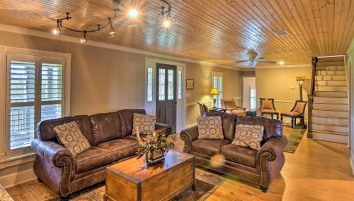 Serving Southern Charm at this Clarkesville House! - Foto 3