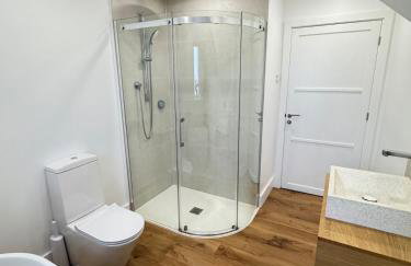 Coastal retreat with hot tub and panoramic views - Foto 15